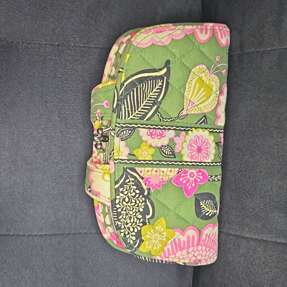 Vera Bradley Kiss 'n Snap Wallet in Olivia Pink Pattern